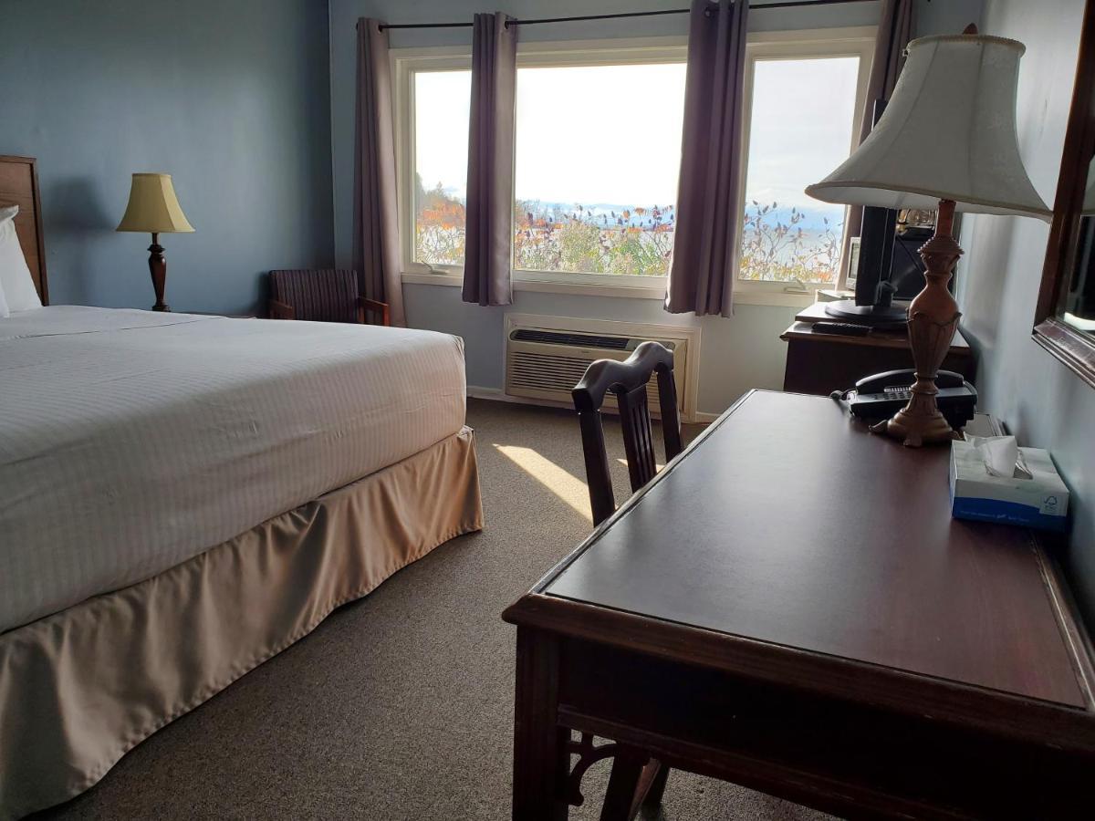 Carolyn Beach Inn Thessalon Екстериор снимка