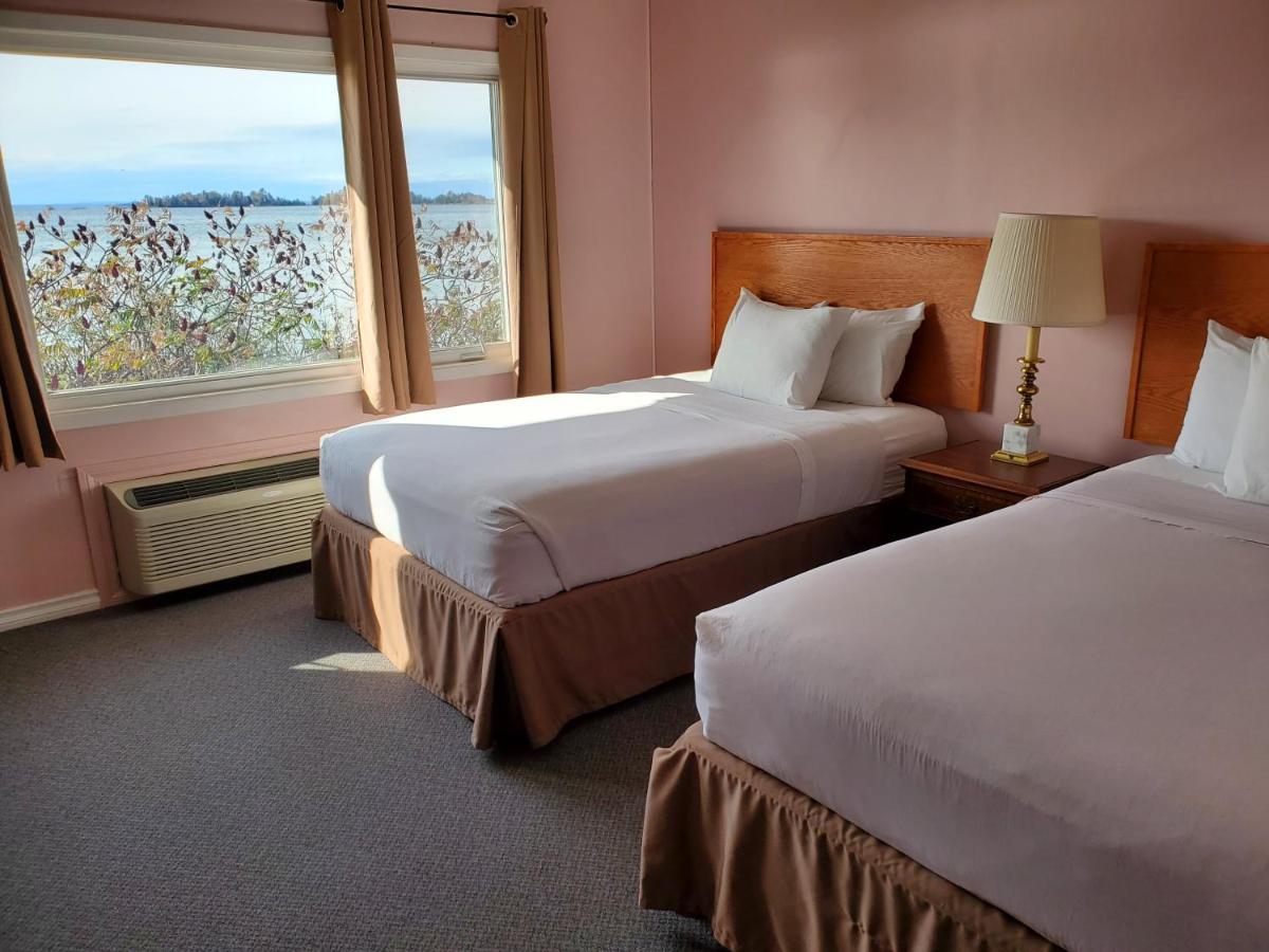 Carolyn Beach Inn Thessalon Екстериор снимка