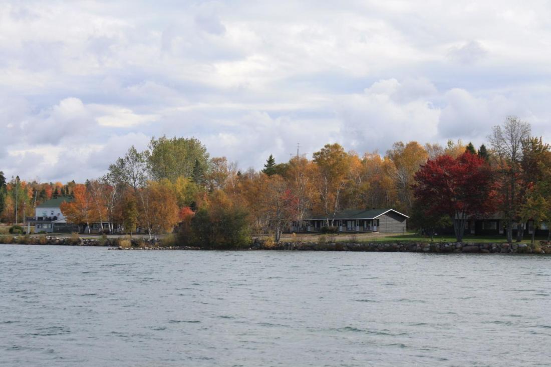 Carolyn Beach Inn Thessalon Екстериор снимка