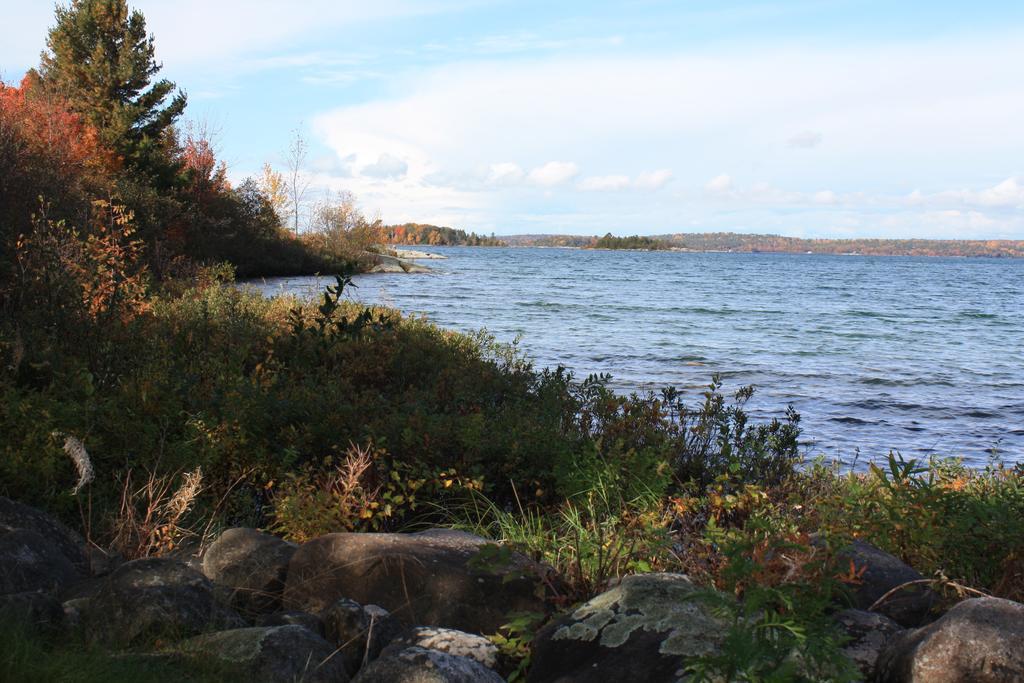Carolyn Beach Inn Thessalon Екстериор снимка
