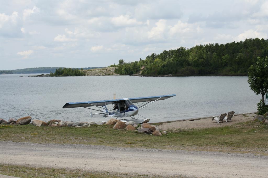 Carolyn Beach Inn Thessalon Екстериор снимка