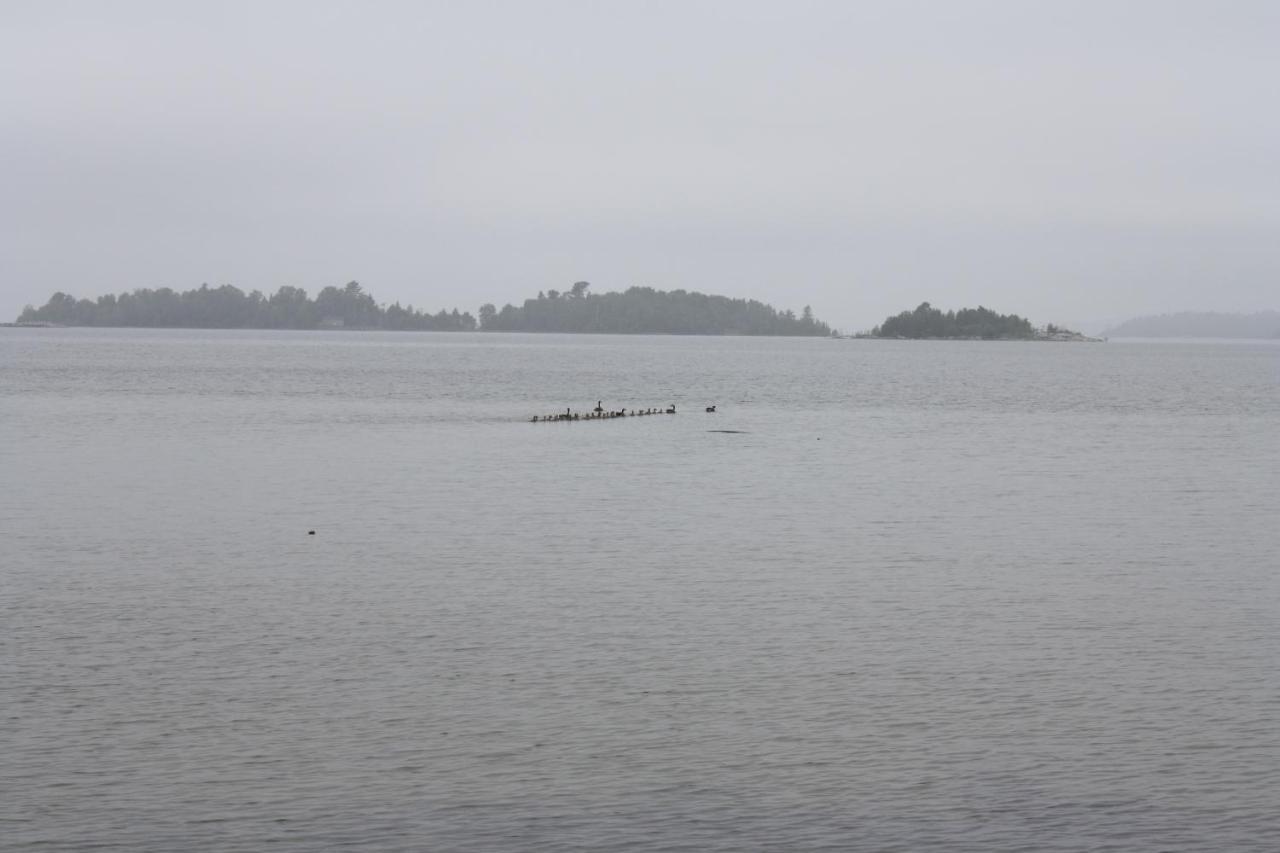 Carolyn Beach Inn Thessalon Екстериор снимка