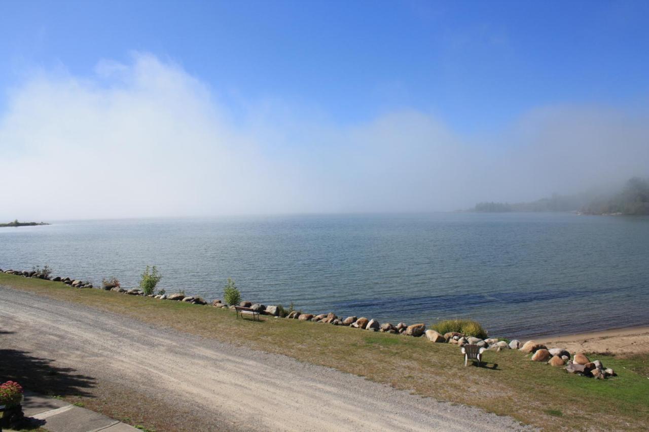 Carolyn Beach Inn Thessalon Екстериор снимка