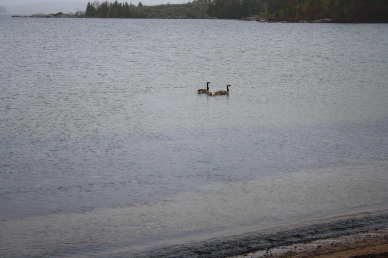 Carolyn Beach Inn Thessalon Екстериор снимка